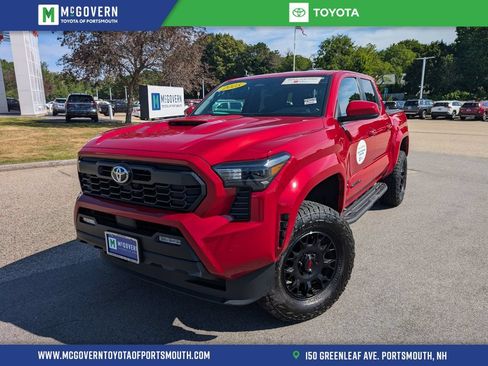 Used 2025 Toyota Tacoma TRD Sport AWD/4WD image 1