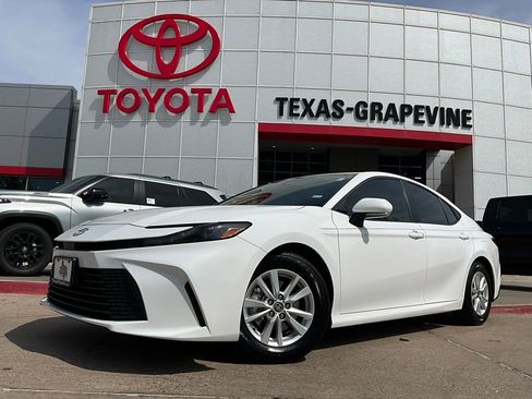 Used 2026 Toyota Camry LE w/ Convenience Package image 2