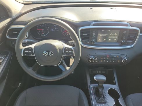 Used 2020 Kia Sorento AWD V6 image 18