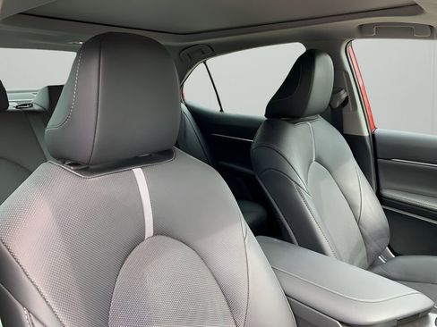 Used 2024 Toyota Camry XSE image 18