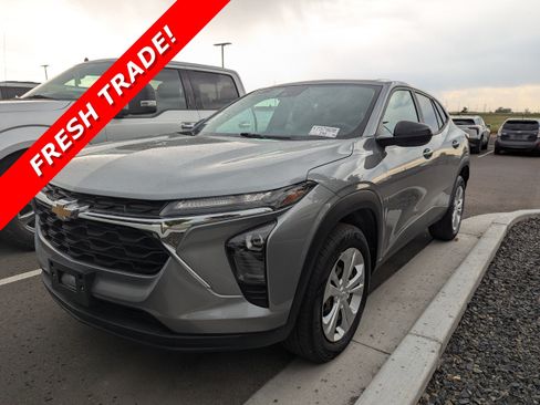 Certified 2024 Chevrolet Trax LS w/ Driver Confidence Package FWD image 1