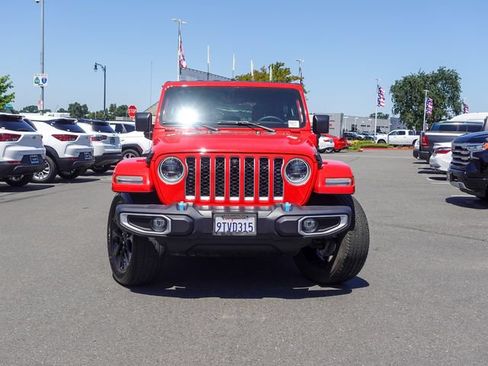 Used 2023 Jeep Wrangler Unlimited Sahara w/ Dual Top Group AWD/4WD image 2