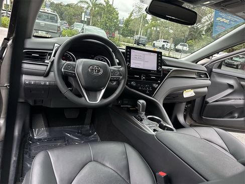Used 2023 Toyota Camry XLE image 36