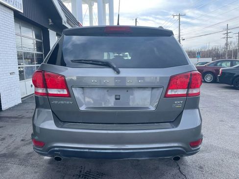 Used 2013 Dodge Journey SXT w/ Flexible Seating Group image 9