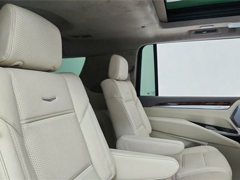 Used 2025 Cadillac Escalade ESV Premium Luxury Platinum image 25