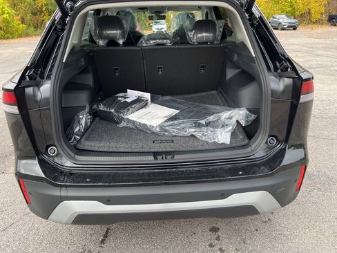 New 2026 Volkswagen Tiguan SE image 12