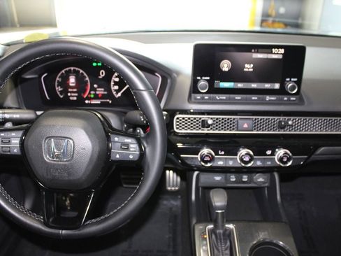 Used 2025 Honda Civic Sport image 24