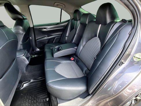Used 2020 Toyota Camry SE FWD image 26