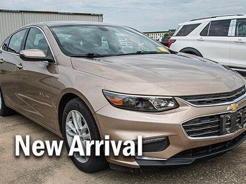 Used 2018 Chevrolet Malibu LT FWD image 4