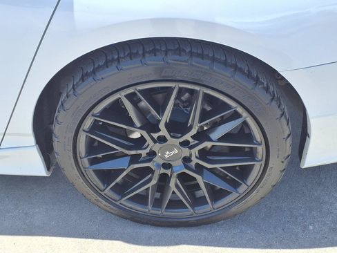 Used 2018 Honda Accord Sport image 9