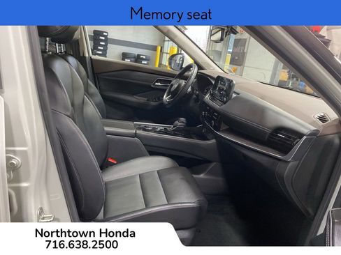 Used 2021 Nissan Rogue SL w/ Premium Package image 12