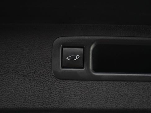 Used 2025 Toyota Highlander XSE AWD/4WD image 19