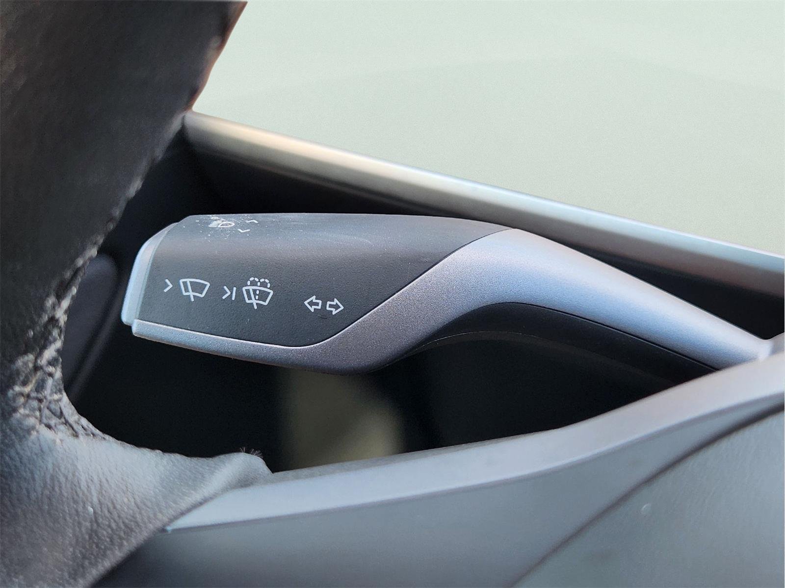 Used 2023 Tesla Model Y Long Range AWD/4WD image 21