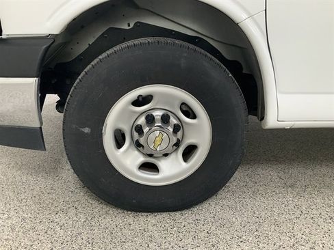 Used 2024 Chevrolet Express 3500 LT w/ LT Preferred Equipment Group image 10