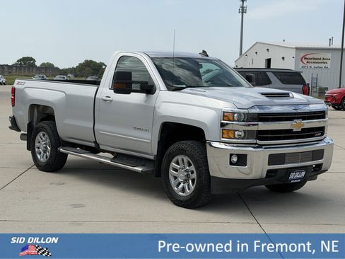 Used 2018 Chevrolet Silverado 2500 LT w/ LT Convenience Package AWD/4WD image 2