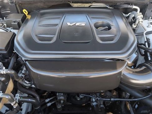 Used 2018 Dodge Durango SXT w/ 3rd Row Seating Group image 28