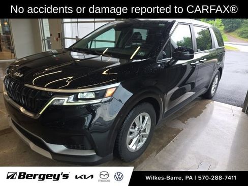 Used 2022 Kia Carnival LX FWD image 2