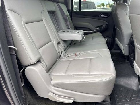 Used 2017 Chevrolet Suburban LT RWD image 12
