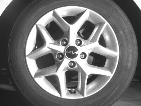 Used 2025 Kia Soul LX w/ LX Technology Package FWD image 25