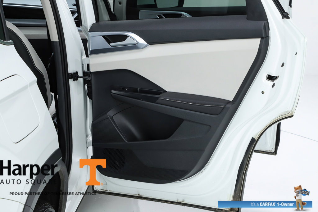 Used 2025 Volkswagen Taos SE w/ Panoramic Sunroof Package AWD/4WD image 30