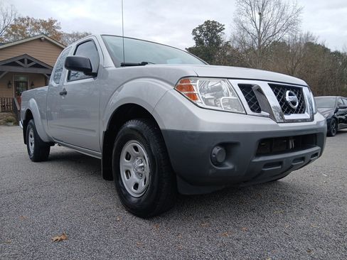 Used 2019 Nissan Frontier S image 4