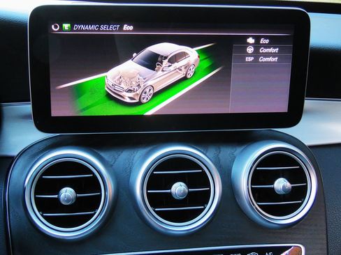 Used 2021 Mercedes-Benz C 300 Sedan image 28