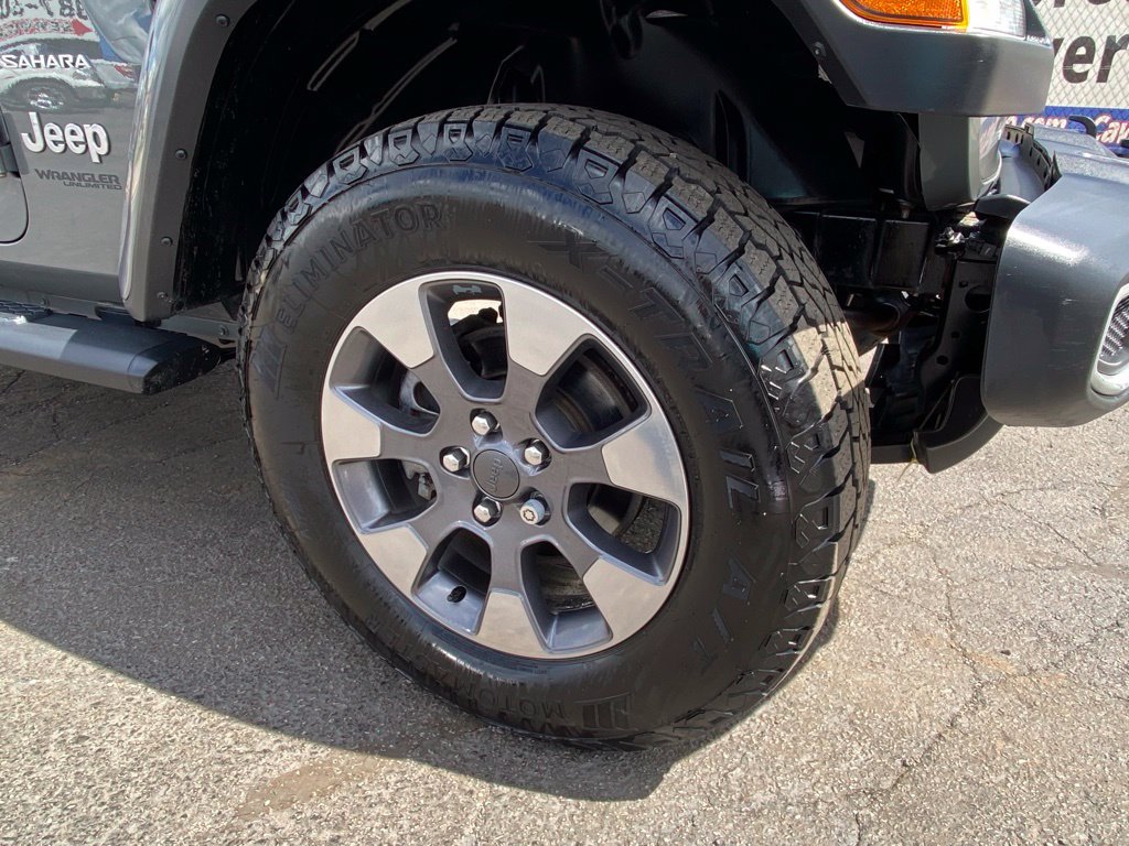 Used 2020 Jeep Wrangler Unlimited Sahara w/ Dual Top Group AWD/4WD image 32