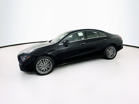 Used 2025 Mercedes-Benz CLA 250 image 4