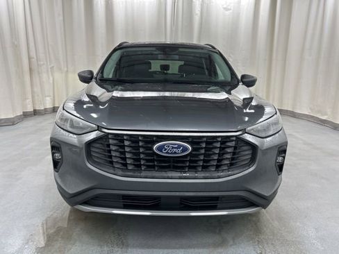 Used 2025 Ford Escape Platinum image 8