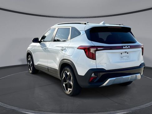 Used 2024 Kia Seltos EX FWD image 10