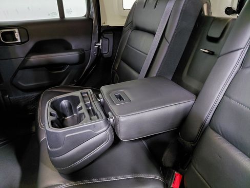 Certified 2019 Jeep Wrangler Unlimited Sahara image 47