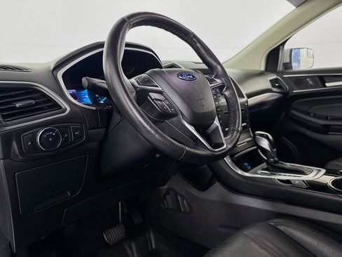 Used 2018 Ford Edge Titanium image 22