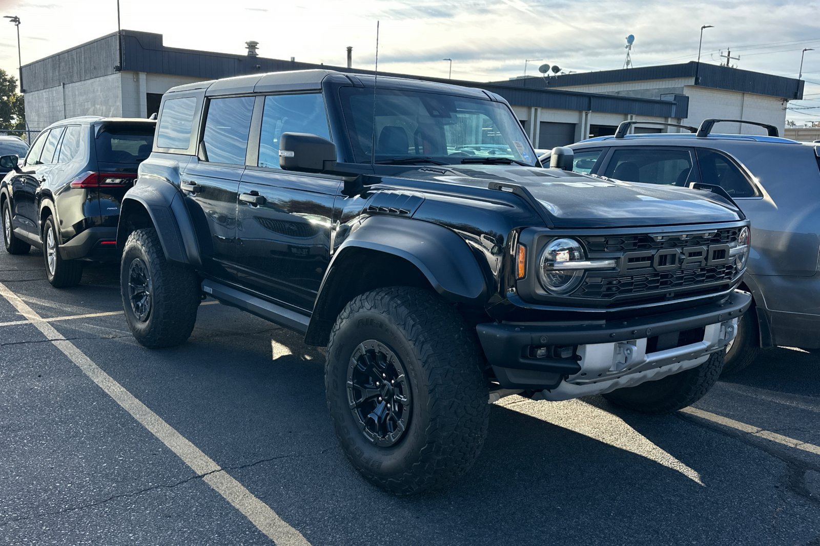 Used 2023 Ford Bronco Raptor AWD/4WD image 2