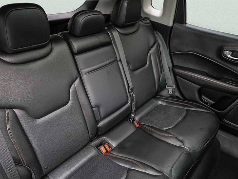 Used 2018 Jeep Compass Limited w/ Navigation Group AWD/4WD image 24