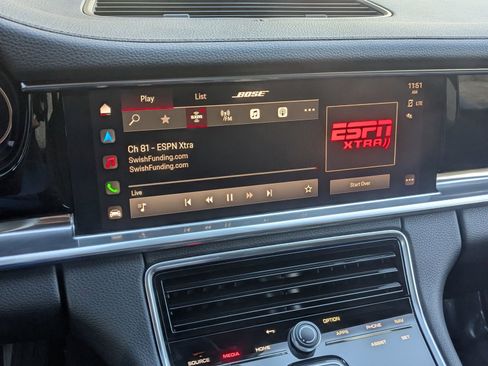 Used 2023 Porsche Panamera image 18