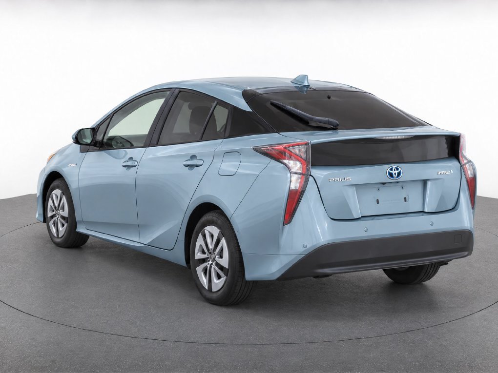 Used 2018 Toyota Prius Three w/ Advanced Technology Package FWD image 3