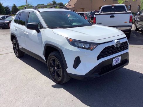 Used 2021 Toyota RAV4 LE AWD/4WD image 19