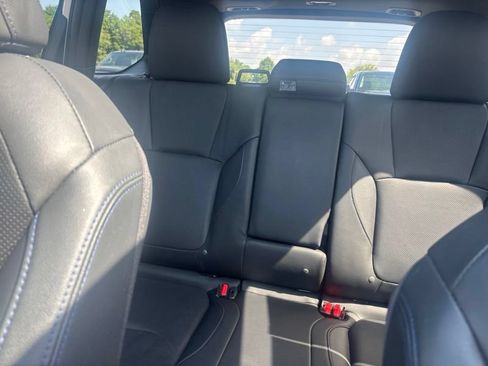 Used 2025 Subaru Forester Limited AWD/4WD image 28