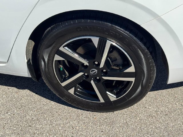 Used 2024 Nissan Sentra SV FWD image 8