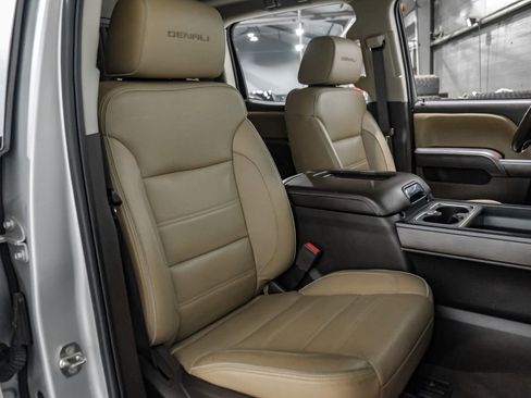 Used 2017 GMC Sierra 2500 Denali w/ Duramax Plus Package image 31
