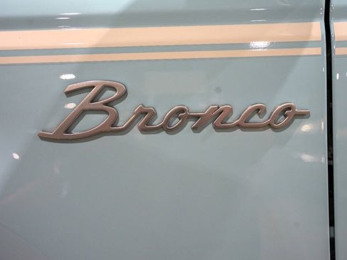 Used 2023 Ford Bronco Heritage Edition AWD/4WD image 39