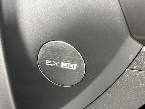 New 2025 Volvo EX30 Plus w/ Protection Package Premier image 17