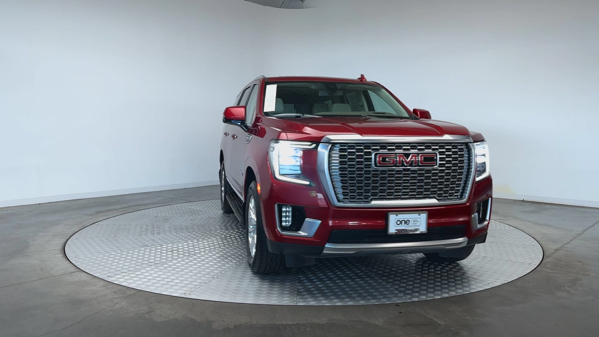Used 2021 GMC Yukon Denali AWD/4WD image 3