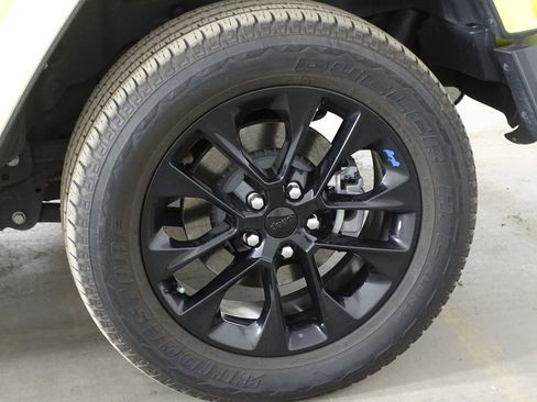 Used 2023 Jeep Wrangler Unlimited Sahara w/ Cold Weather Group image 42