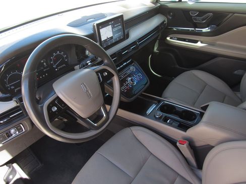 Used 2020 Lincoln Corsair Reserve image 18