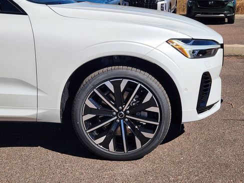 New 2026 Volvo XC60 T8 Ultra w/ Protection Package Premier image 28