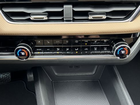 New 2026 Chevrolet Equinox ACTIV w/ Convenience Package III image 31