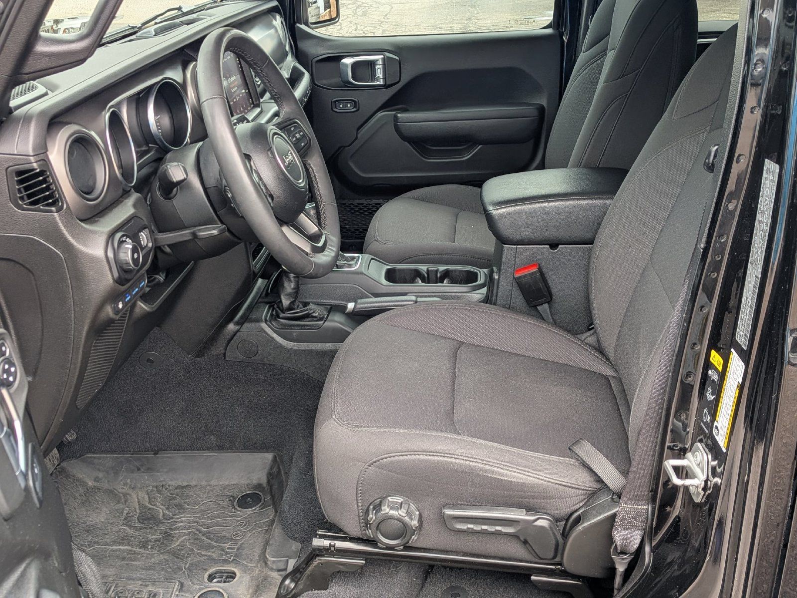 Used 2023 Jeep Wrangler Unlimited w/ Cold Weather Group AWD/4WD image 13