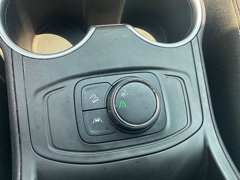 Used 2021 GMC Terrain SLE FWD image 30