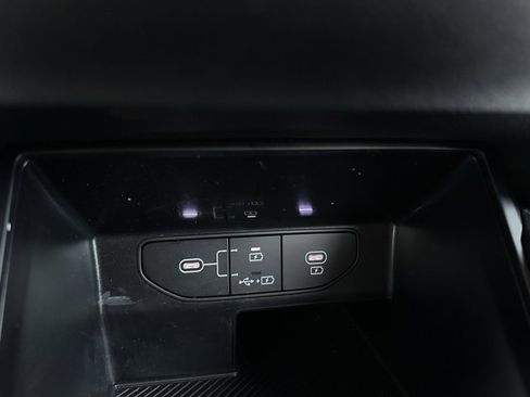 Certified 2024 Kia Sorento LX image 31